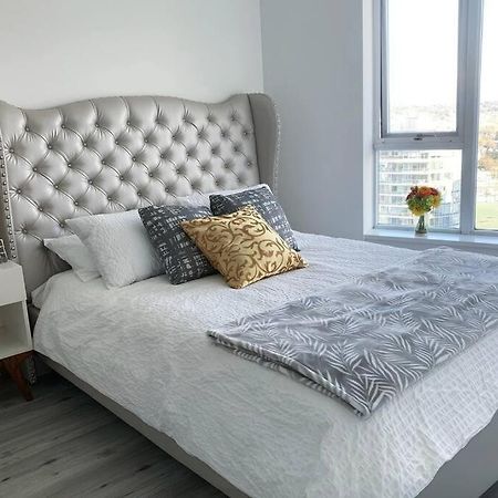 Apartament Downtown 3Br/2Ba+Views+Skytrain+Free Parking Vancouver Zewnętrze zdjęcie
