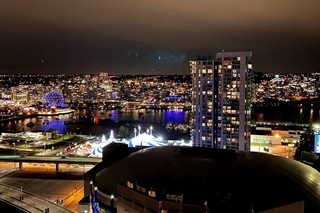 Apartament Downtown 3Br/2Ba+Views+Skytrain+Free Parking Vancouver Zewnętrze zdjęcie