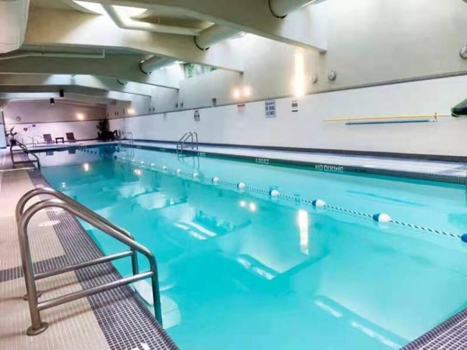 Apartament Downtown 3Br/2Ba+Views+Skytrain+Free Parking Vancouver Zewnętrze zdjęcie