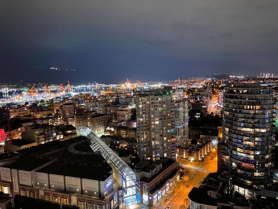 Apartament Downtown 3Br/2Ba+Views+Skytrain+Free Parking Vancouver Zewnętrze zdjęcie