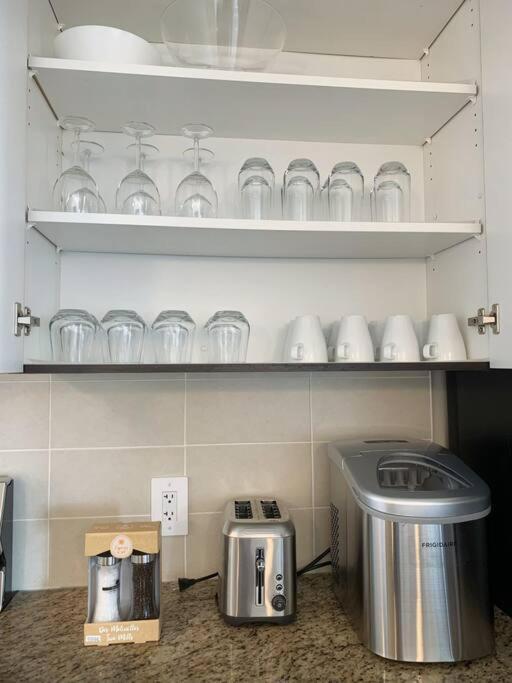 Apartament Downtown 3Br/2Ba+Views+Skytrain+Free Parking Vancouver Zewnętrze zdjęcie