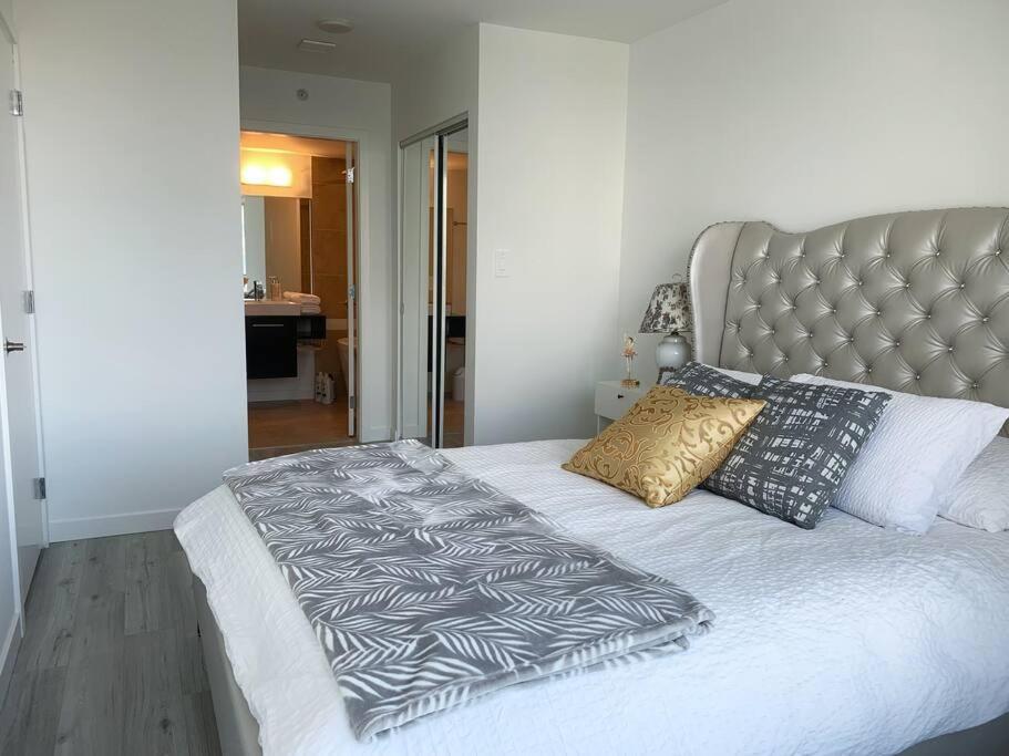 Apartament Downtown 3Br/2Ba+Views+Skytrain+Free Parking Vancouver Zewnętrze zdjęcie